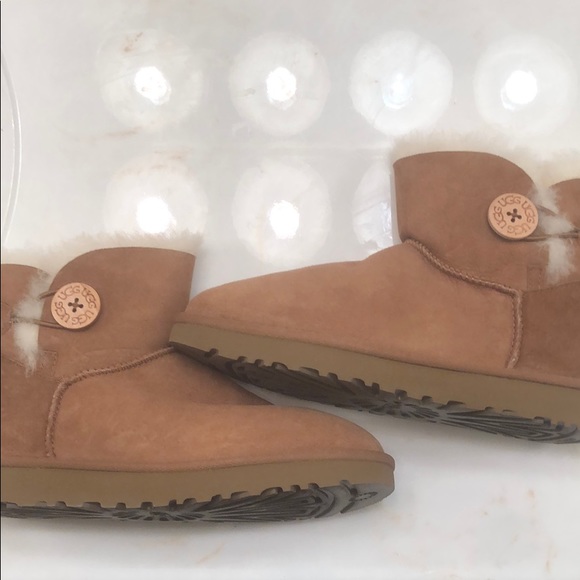 UGG Shoes - MINI BAILEY BUTTON II BOOT CHESTNUT